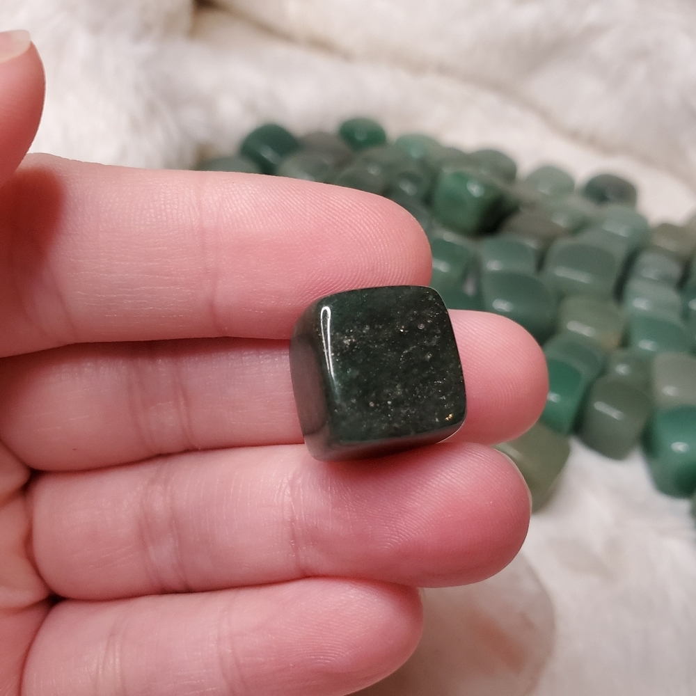 Set of 6 Green Aventurine Cubes - Picture 10 of 10